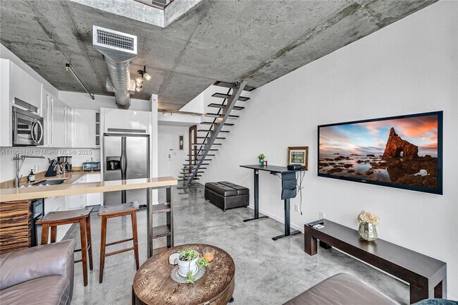 Building Photo - 690 SW 1st Ct