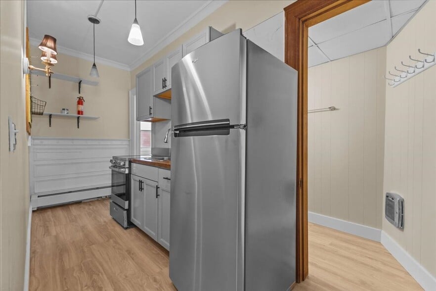 Building Photo - 207 S Union St