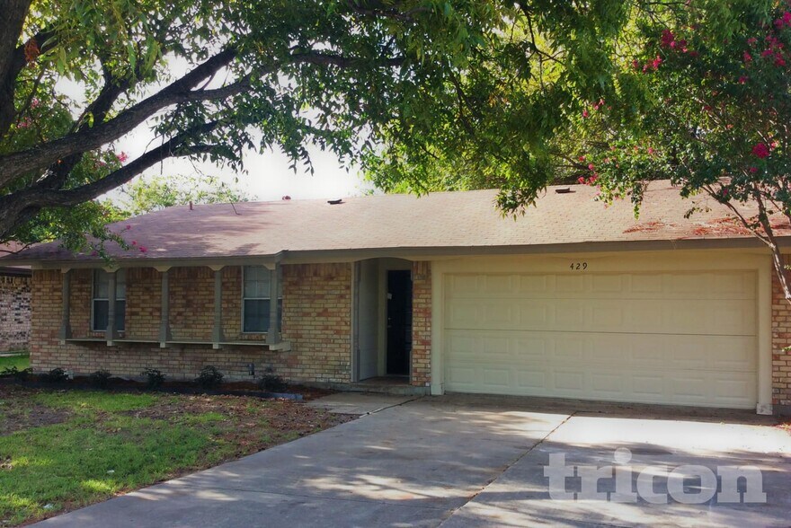 Building Photo - 429 W Ferndale Ln