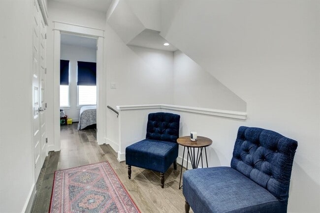 Building Photo - 808 Fisher St