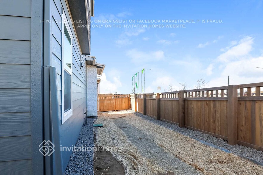 Building Photo - 22539 E 47th Dr