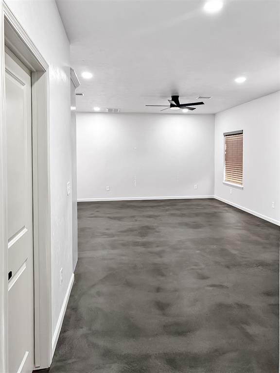 Building Photo - 26218 N 2960 Rd