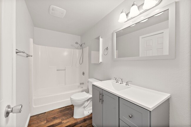 Building Photo - Charming 3-Bed Rental Home in Olympia | Pe...