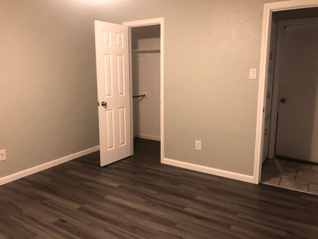 Building Photo - 4804 Ridgeline Dr