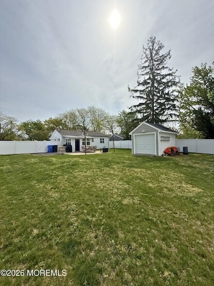 Building Photo - 878 Salem Dr
