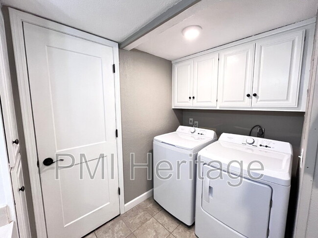 Building Photo - 26 Melinda Ln