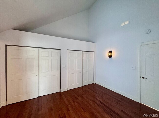 Building Photo - 762 Columbus Pkwy