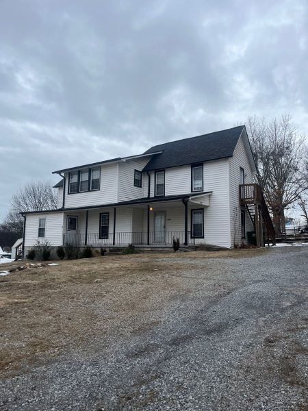 Primary Photo - 1st floor Duplex Unit 4bd/2bath in Maryville