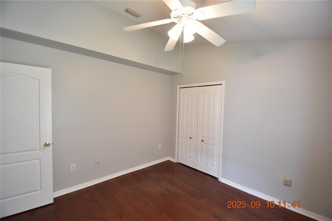 Building Photo - 12913 Lake Vista Dr