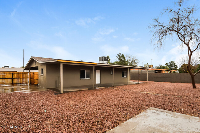 Building Photo - 3637 E Kings Ave