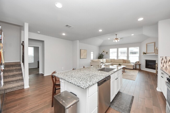 Building Photo - 8819 Cabin Loft Ln