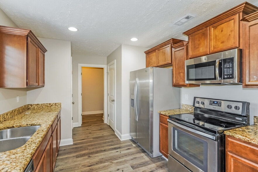 Building Photo - 1020 Tammy Sue Ln