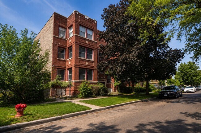 Building Photo - 1528 E 74th Pl