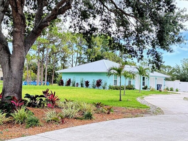 Building Photo - 15242 69th Dr N