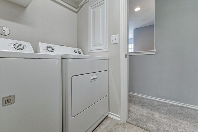Building Photo - 24522 Folkstone Cir