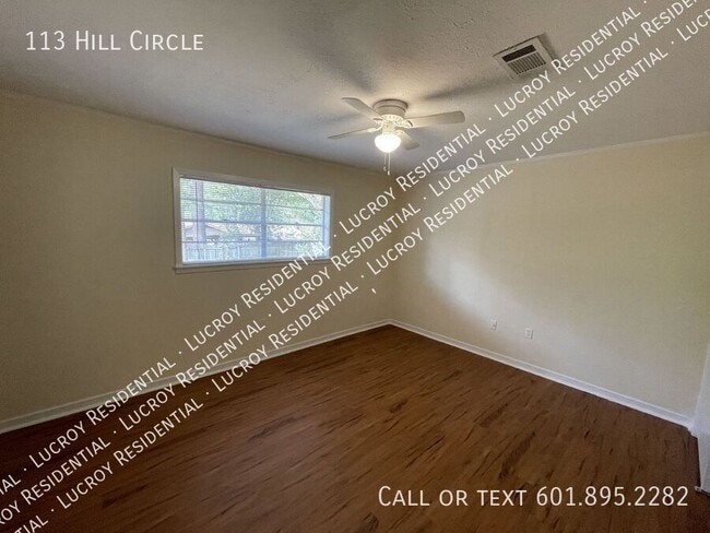 Building Photo - 113 Hill Cir
