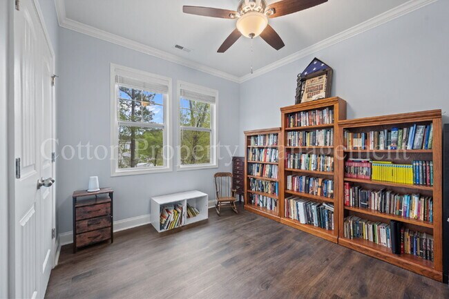 Building Photo - 807 Dan Owen Dr