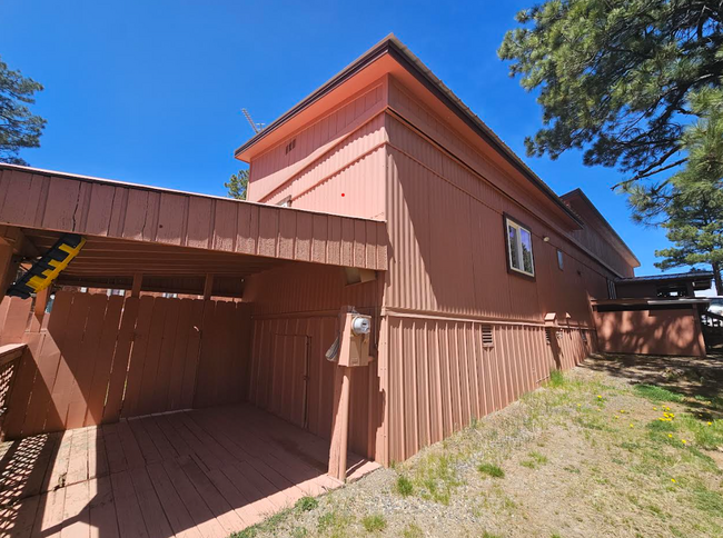 Building Photo - 327 Canyon Cir