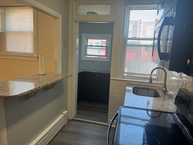 Building Photo - 6715 Cornelius St