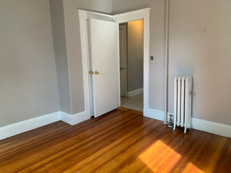 Building Photo - 60 Prentiss St