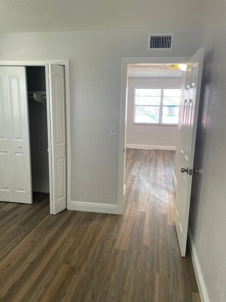 Building Photo - 121 Marcelle Ave