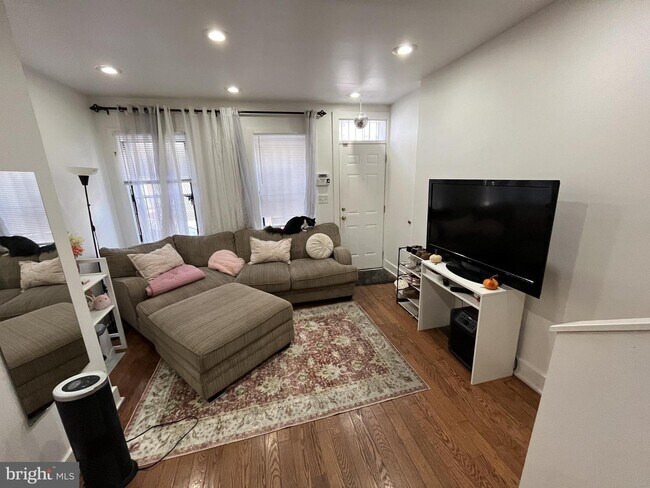 Primary Photo - 1704 Arlington St