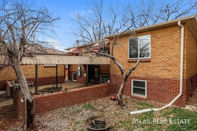 Building Photo - 2716 Grove St