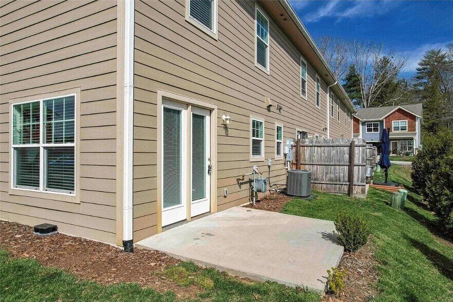 Building Photo - 1026 Baldwin Commons Dr