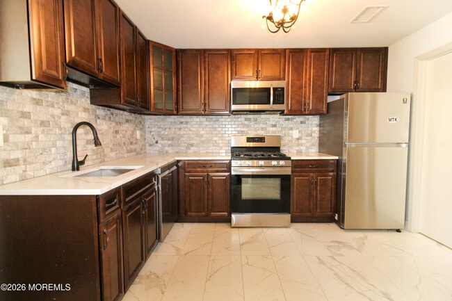 Building Photo - 455 Hawthorne Pl