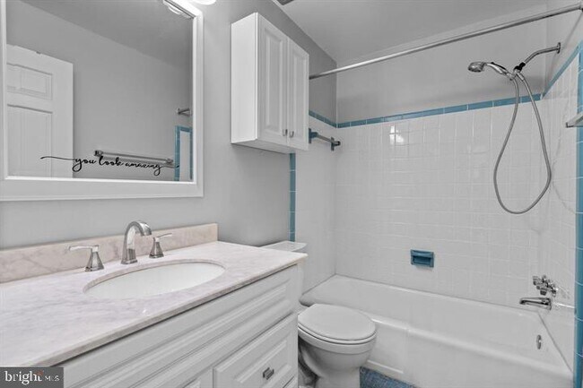 Building Photo - 6707 Melrose Dr