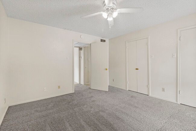 Building Photo - 15221 Berry Trail