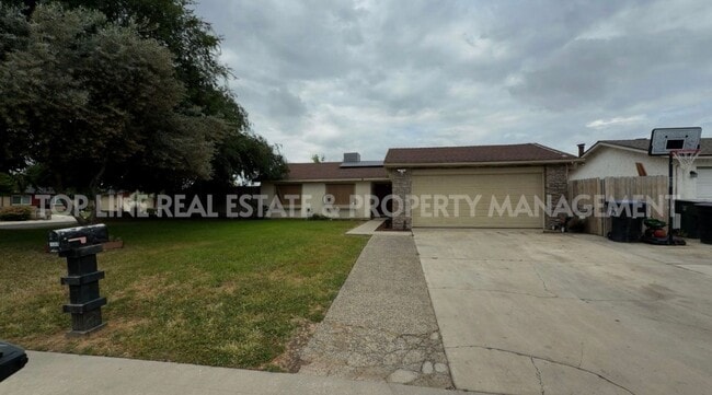 Building Photo - Coming Soon!  Home For Rent with pool. Tenant occupied. Please do not disturb tenants.