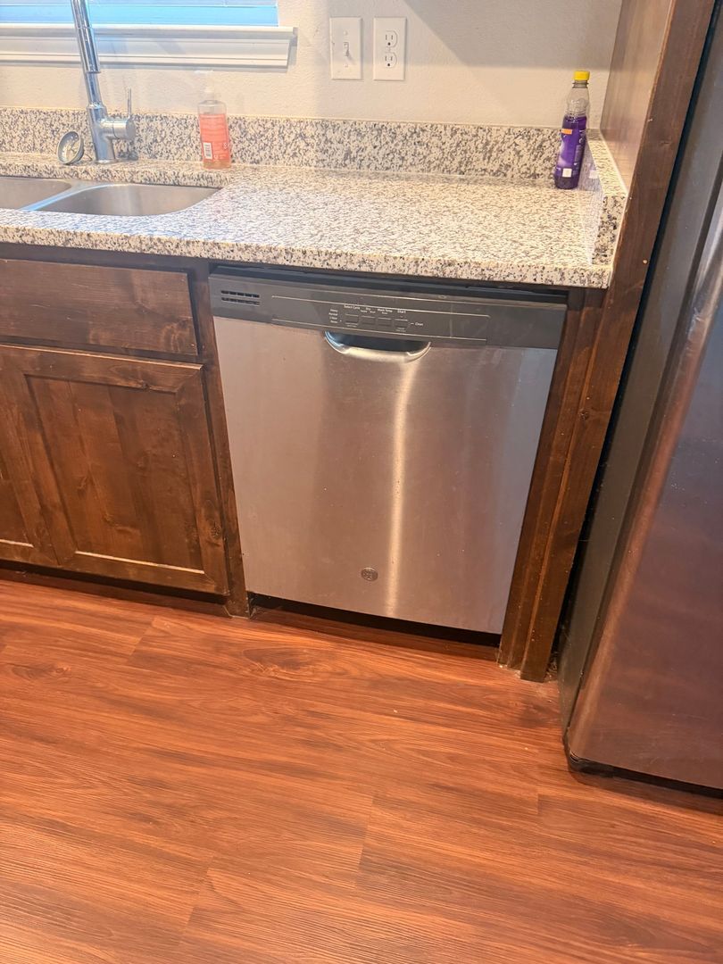 Building Photo - 1002 Westgate Ave