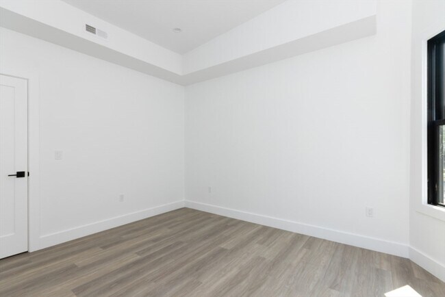 Building Photo - 630 Dorchester Ave
