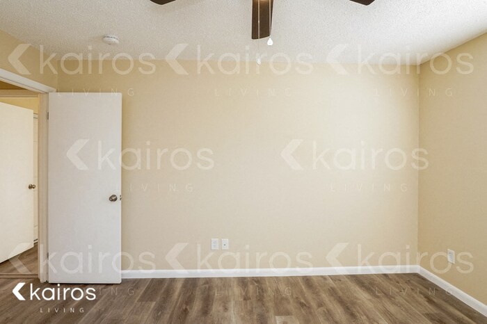 Building Photo - 16 Spring Loop Cir