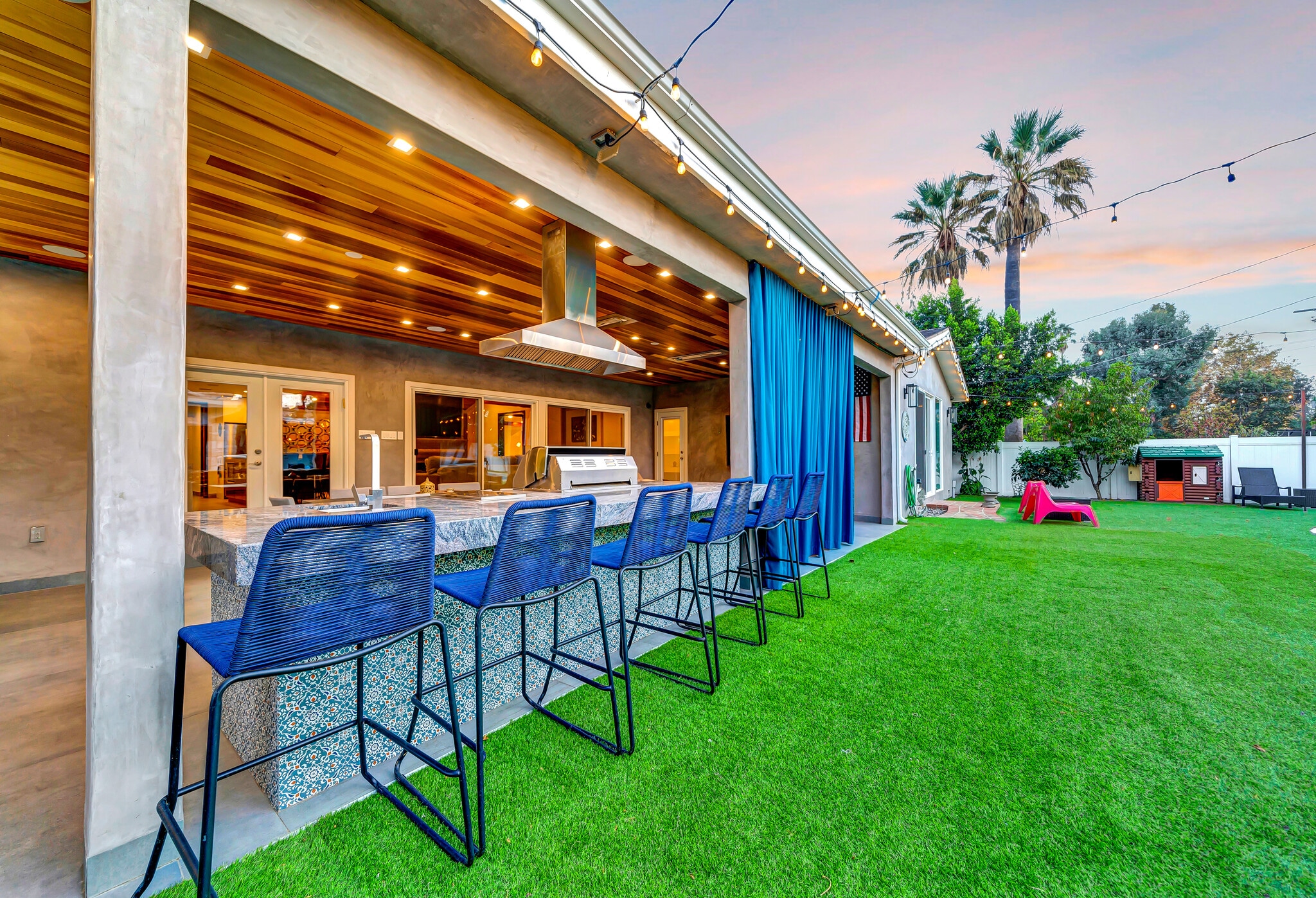 Building Photo - 5817 Ranchito Ave