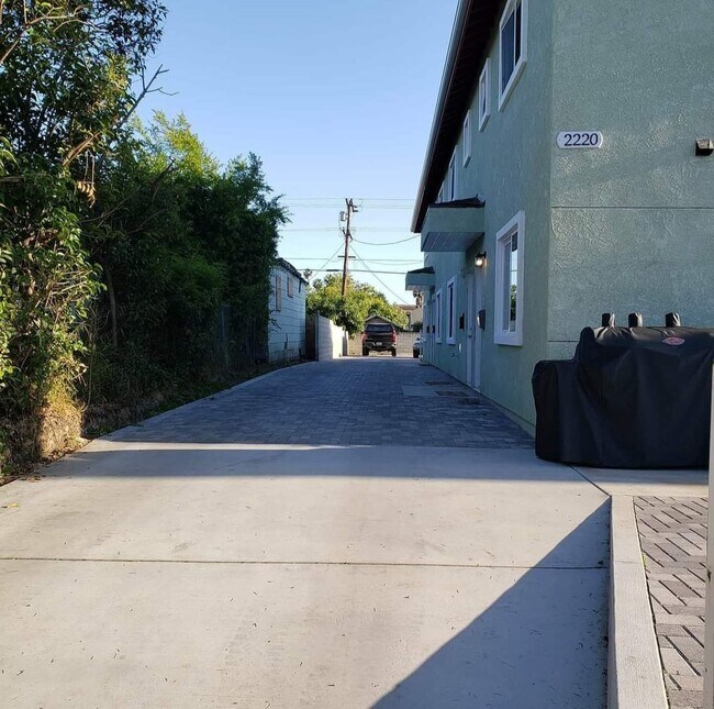 Building Photo - 2220 Norwalk Ave