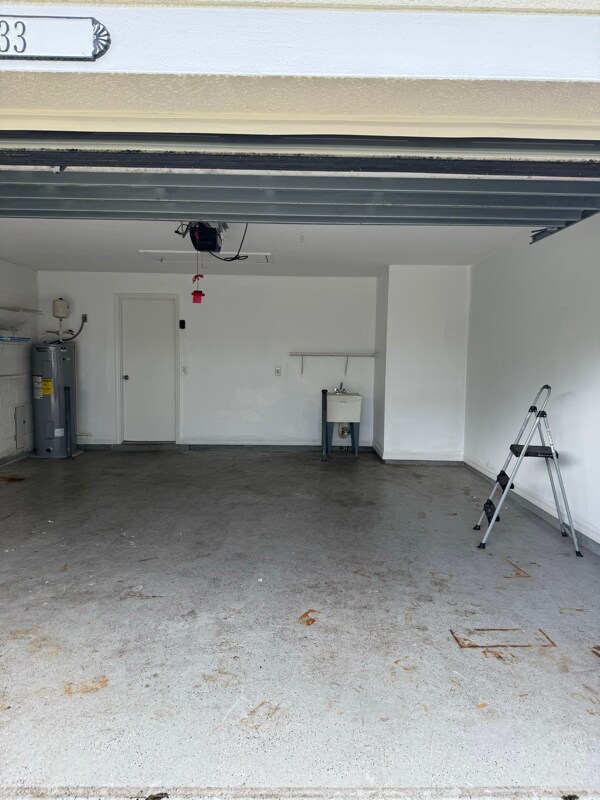 Building Photo - 833 Greenleaf Cir