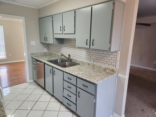 Building Photo - **Available in February " Charming 3 Bedroom 2 Bath Home in Georgetown!