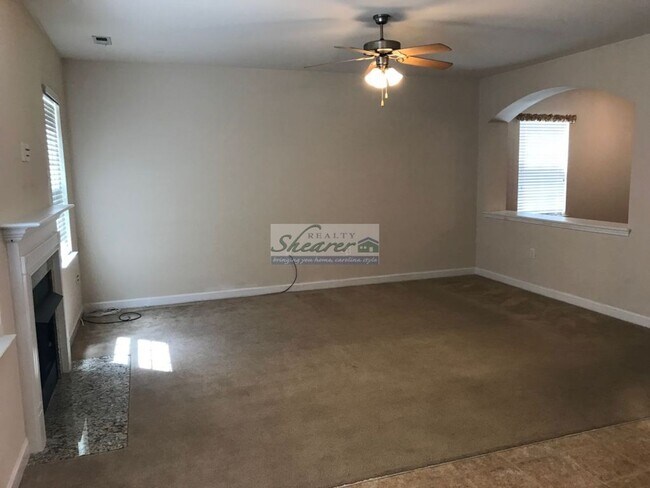 Building Photo - Canterfield in Harrisburg - Great 4 Bed, 2...