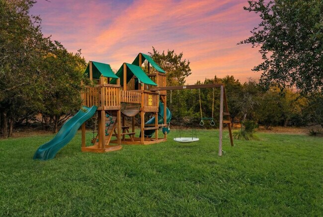 Building Photo - 13420 Trail Driver St