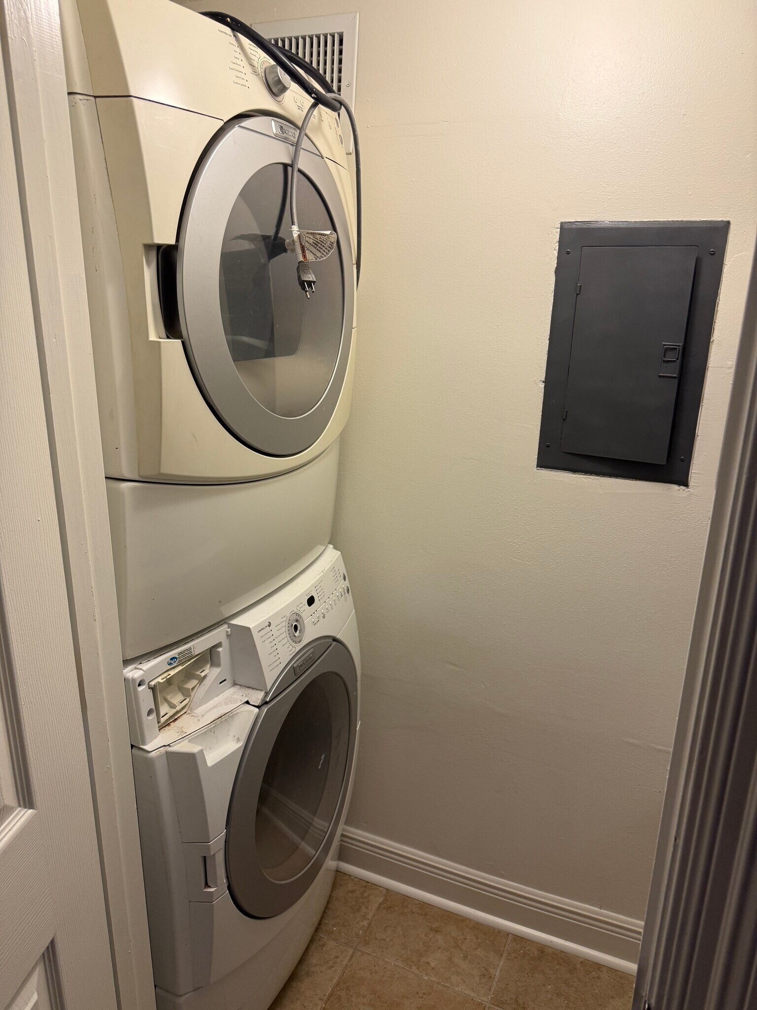 Laundry room - 2045 N 3rd St