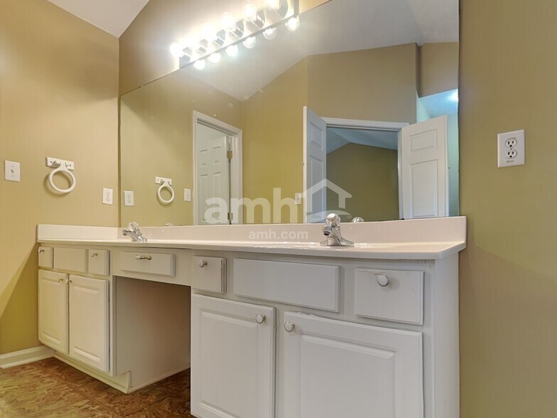 Building Photo - 4731 Gold Mine Dr