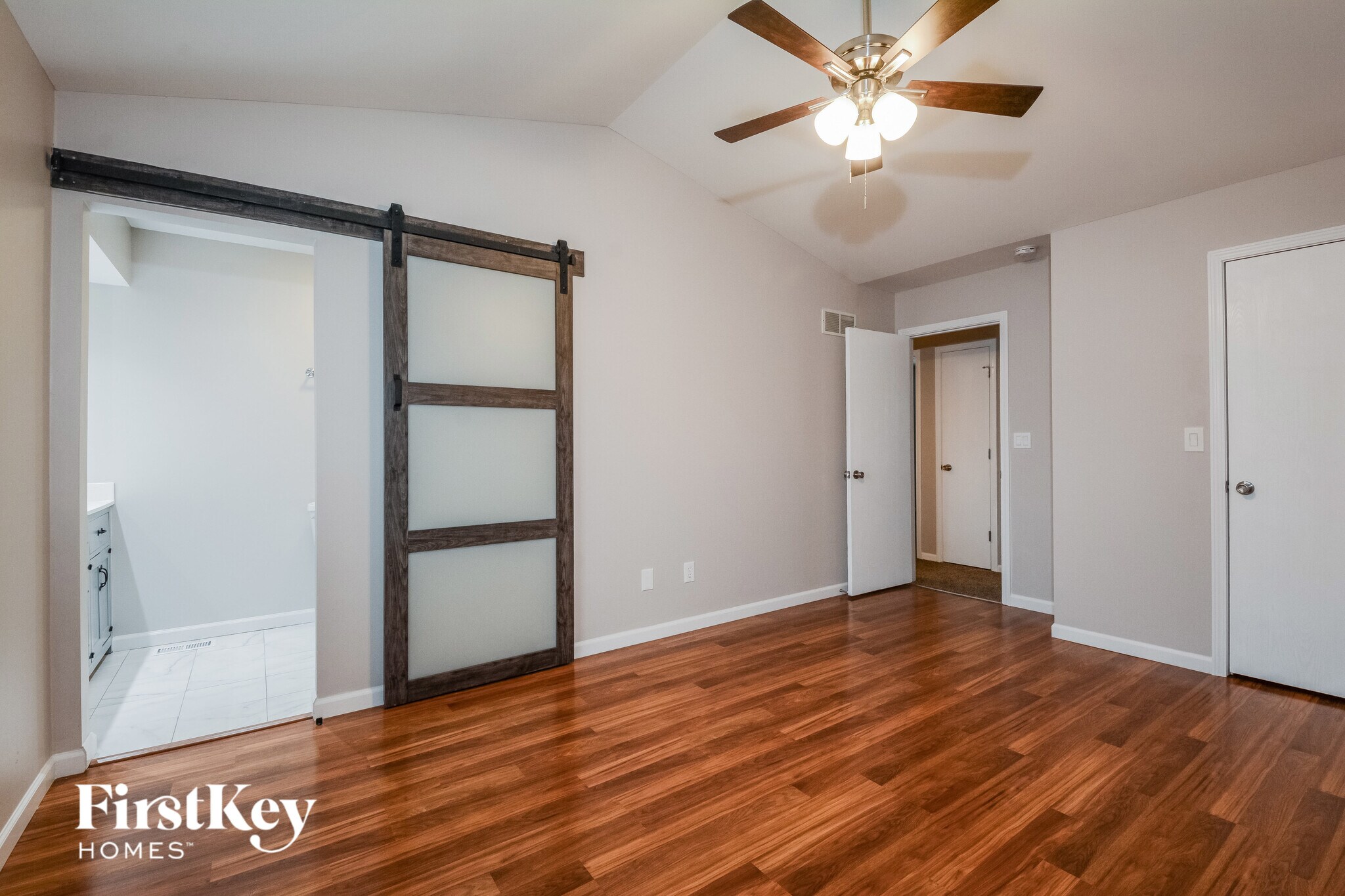 Building Photo - 10 Kingsmont Ct