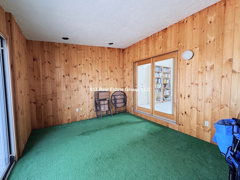 Building Photo - 55 Esty Farm Rd