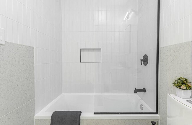 Building Photo - 1255 Decatur St