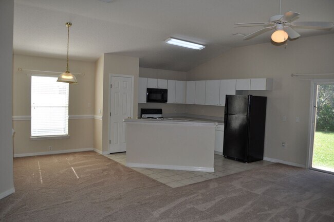 Building Photo - 16 Russman Ln