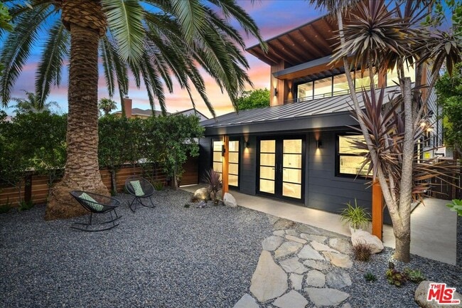 Primary Photo - 4027 Moore St