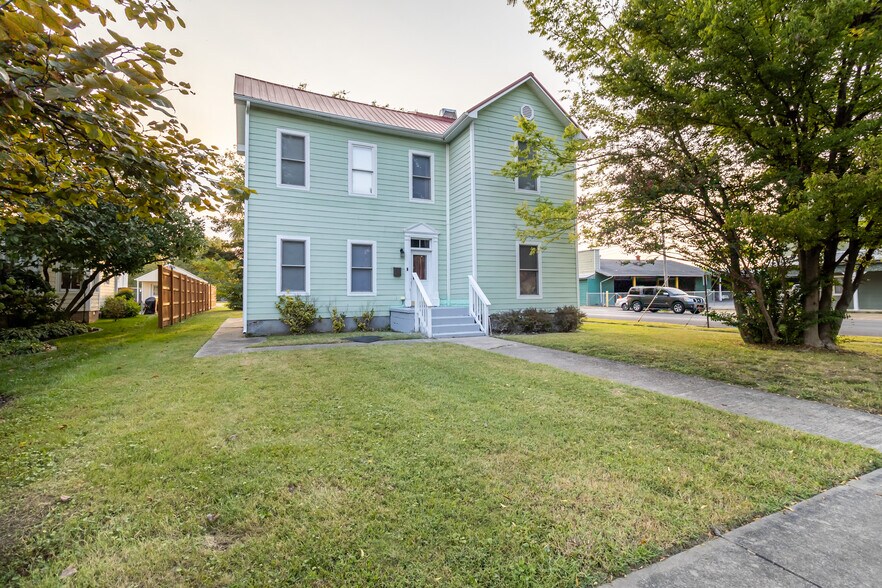 Primary Photo - 533 N 8th St