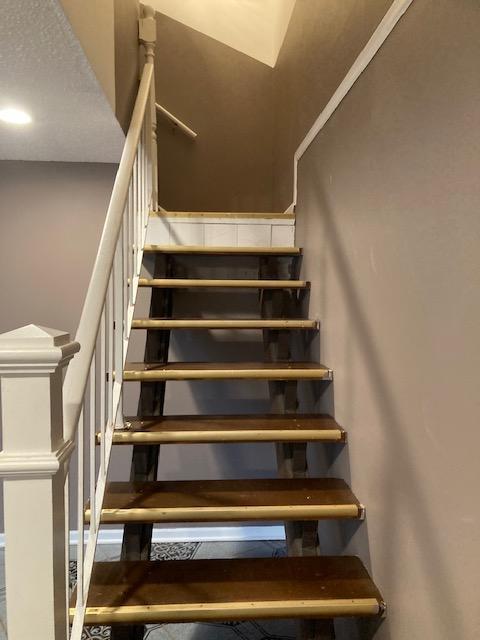 Building Photo - 5551 Delmonte Dr